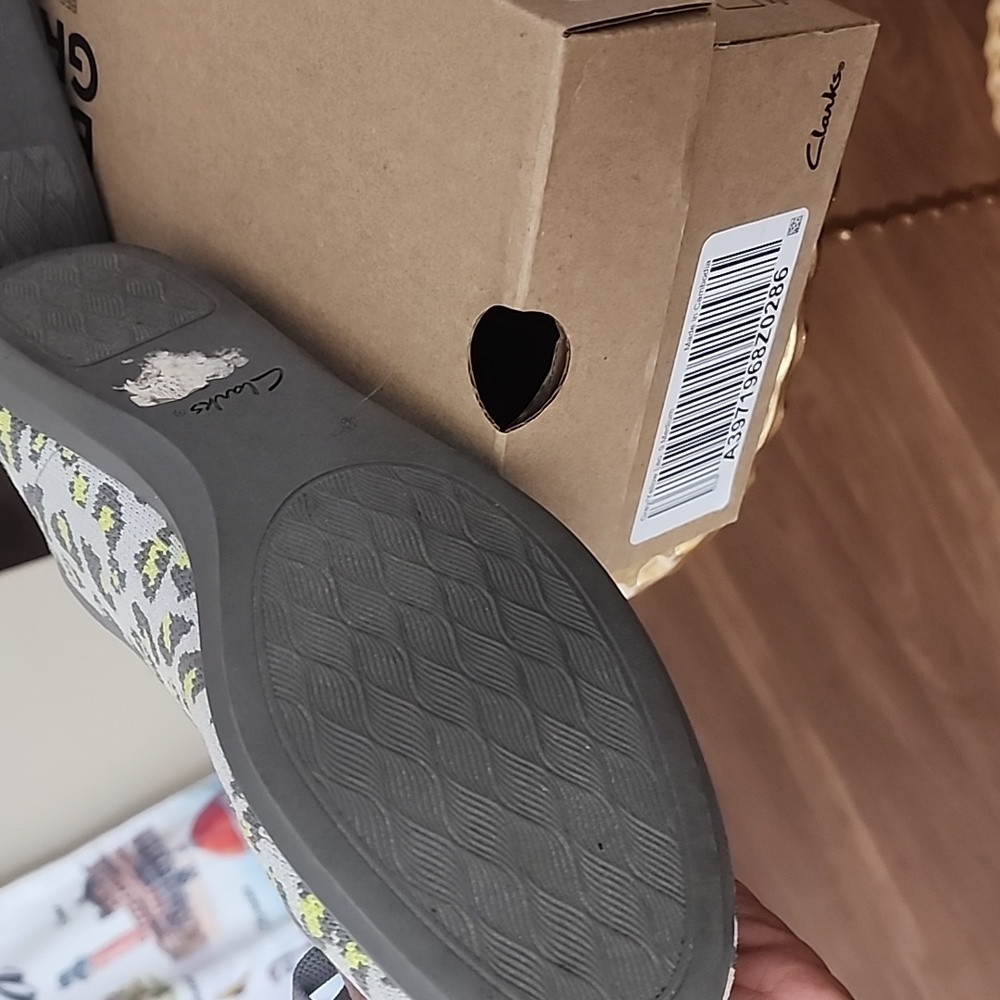 Clarks Women's Gray and Yellow Pattern Flats - Picture 4 of 10